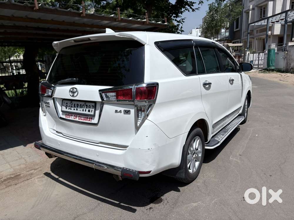 Toyota Innova Crysta 2.4 Vx Mt 8s, 2017, Diesel