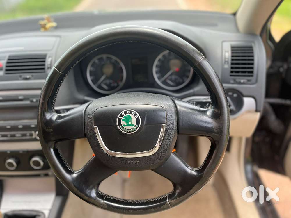 Skoda Laura 1.8 Tsi Ambiente, 2012, Petrol