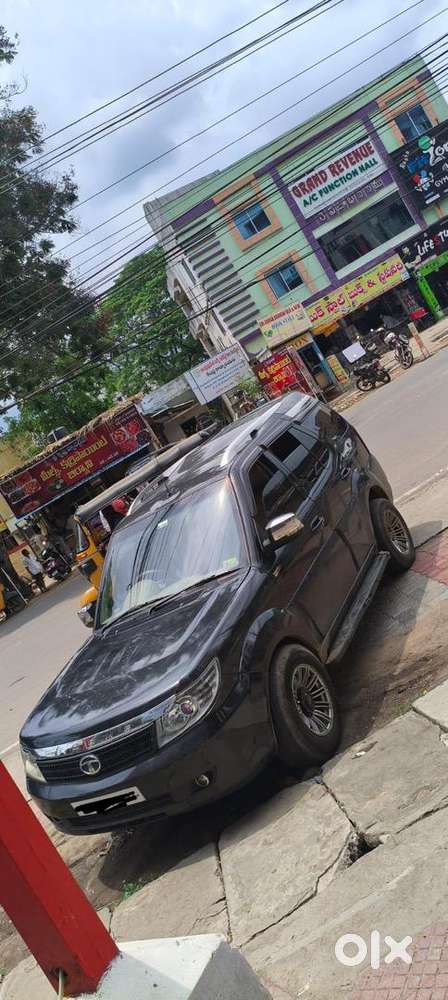 Tata Safari Storme 2012