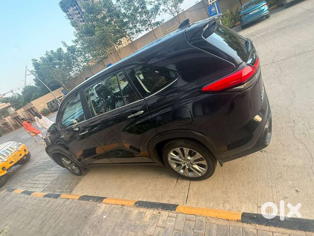 Toyota Innova Hycross 2.0 Zx (o) Hybrid 7 Str, 2024, Petrol