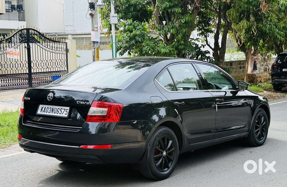 Skoda Octavia Elegance 1.8 Tsi At, 2014, Petrol