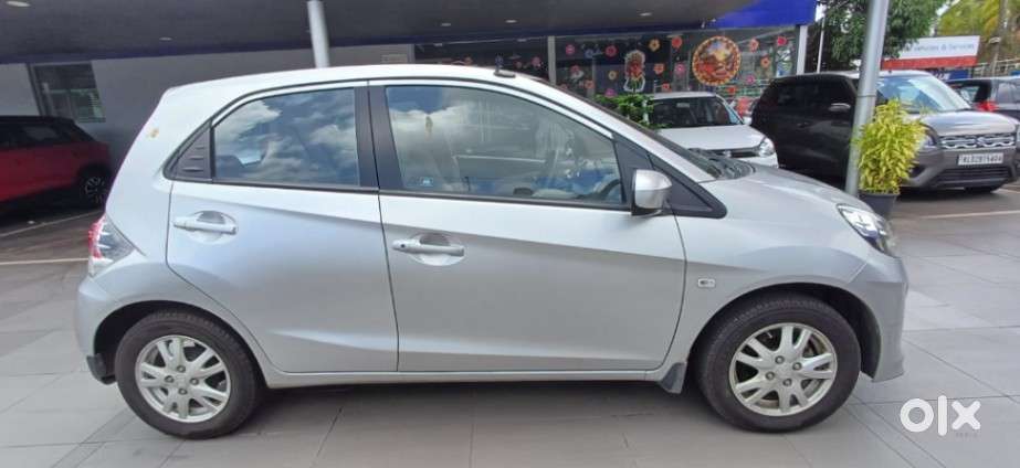 Honda Brio V Mt, 2013, Petrol