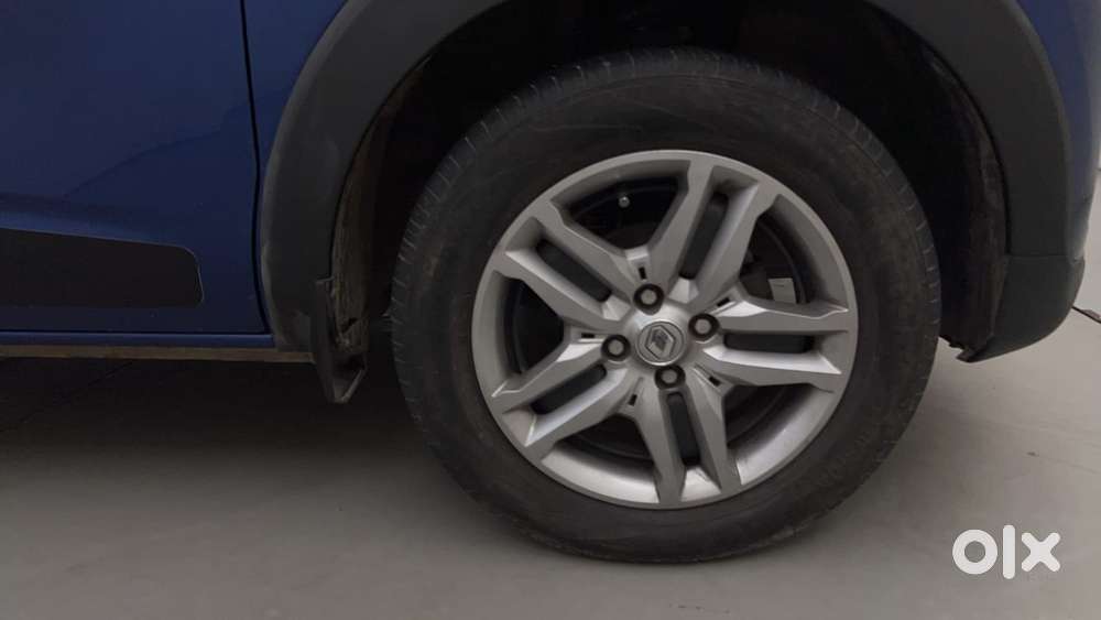 Renault Triber 1.0 Rxz Dual Tone, 2023, Petrol