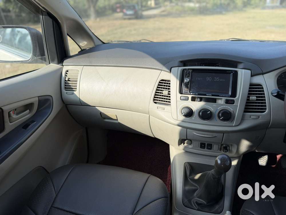 Toyota Innova 2.5 G (diesel) 7 Seater Bs Iv, 2015, Diesel