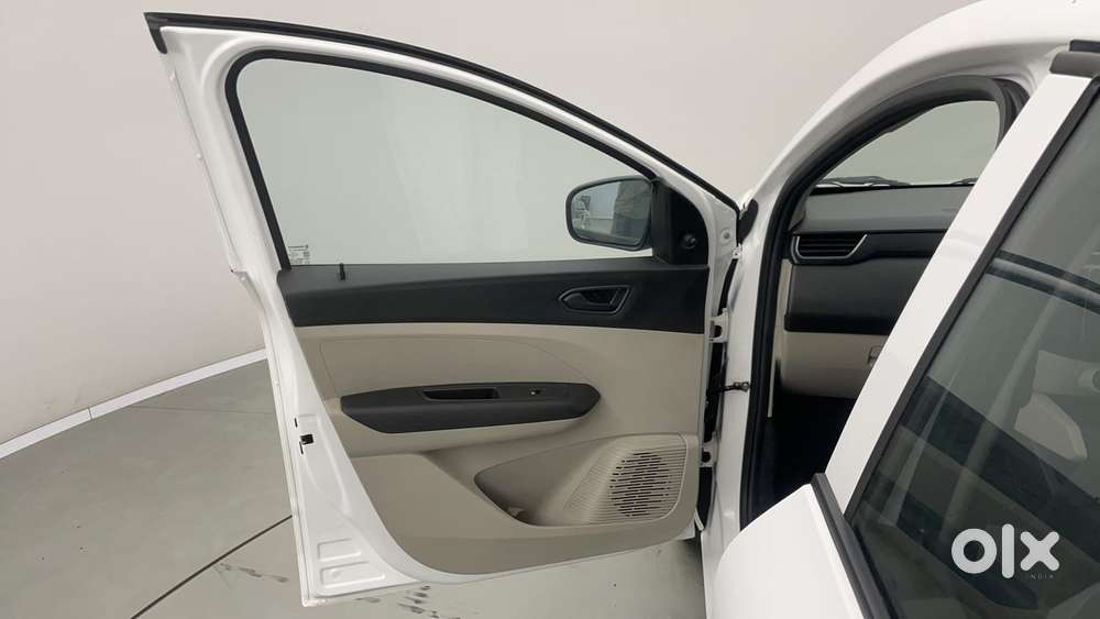 Renault Triber Rxl, 2024, Petrol