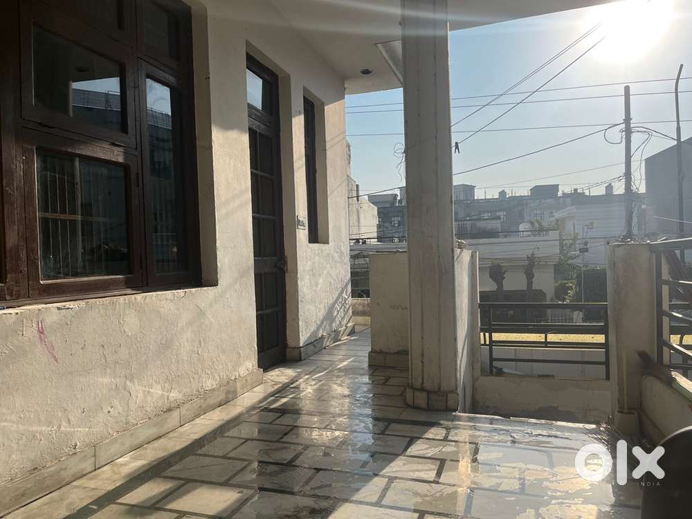 Prime Location 2 BHK Set  Model Town, near DAV Dental College