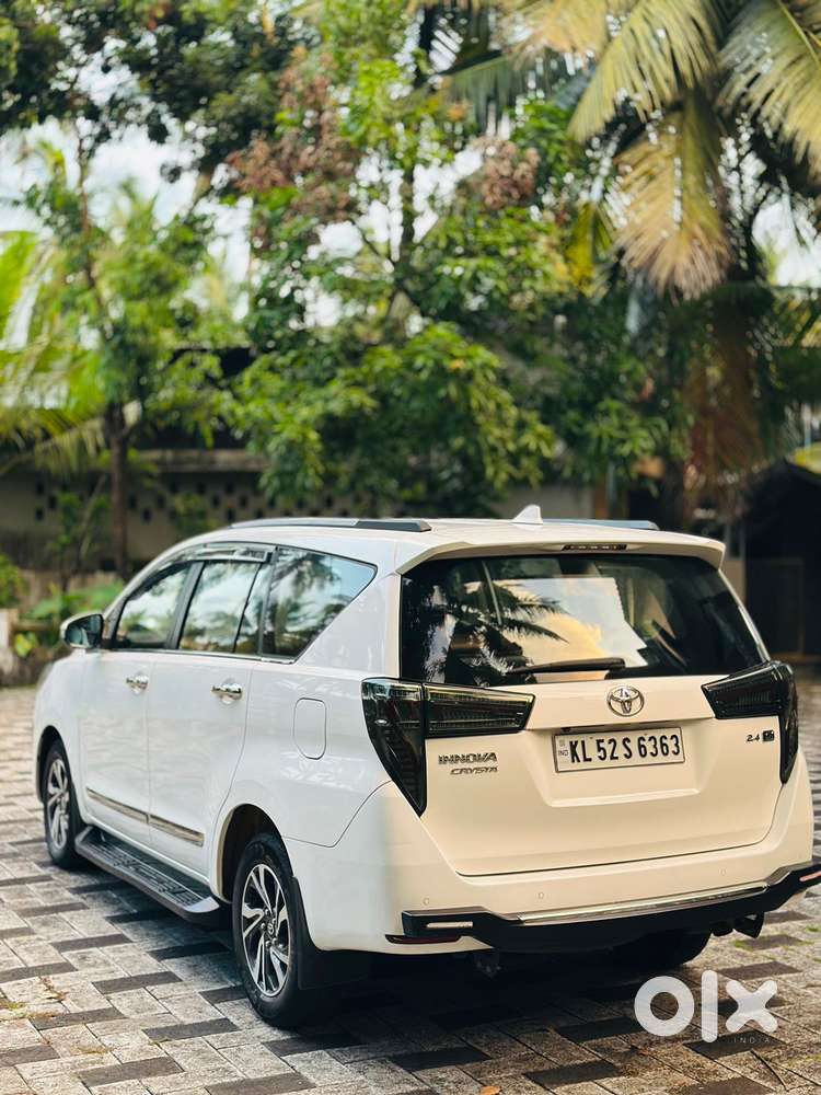 Toyota Innova Crysta 2.4 G Mt 7 Str, 2022, Diesel