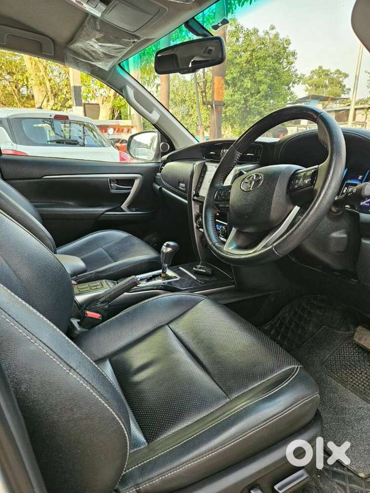 Toyota Fortuner [2021-ongoing] 2.8 2wd Diesel At, 2023, Diesel