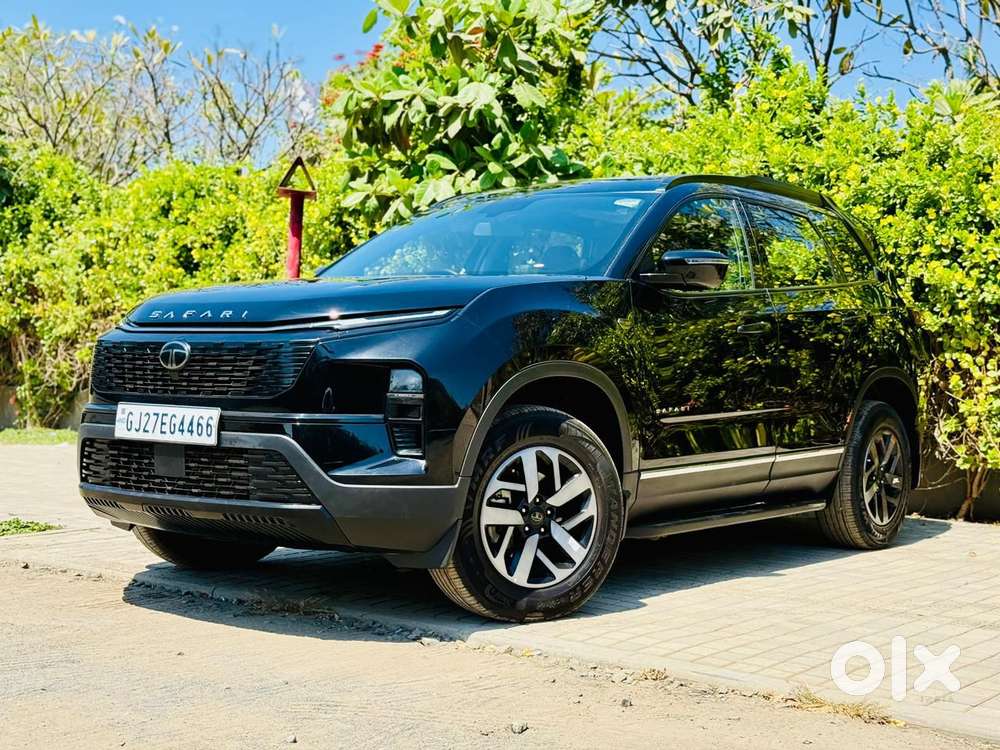 Tata Safari Pure Plus S Dark Edition, 2025, Diesel