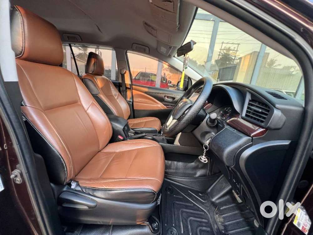 Toyota Innova Crysta 2.8 Gx At 8 Seater, 2017, Diesel