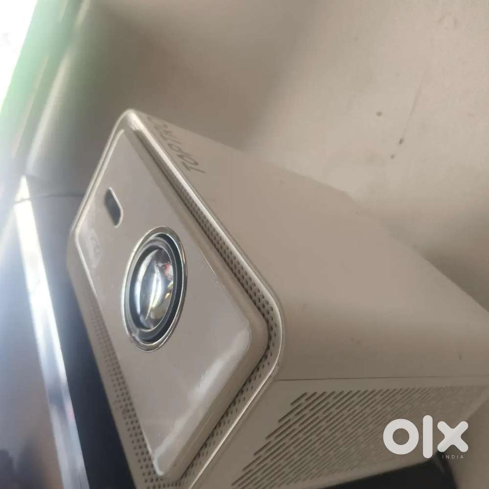 Toptro Projector