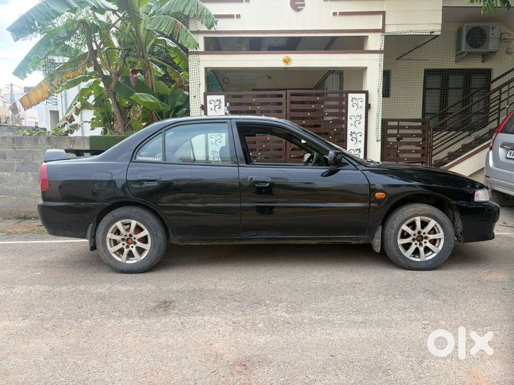 Mitsubishi Lancer Petrol 2000