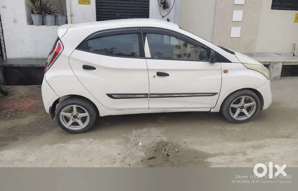 Hyundai Eon 2012 Petrol Well Maintained