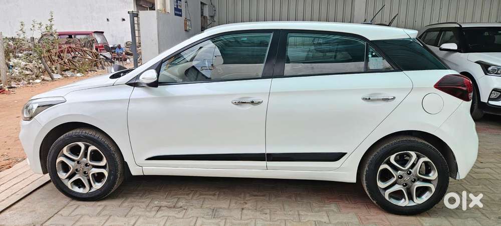 Hyundai Elite I20 1.2 Asta (o) Cvt, 2019, Petrol