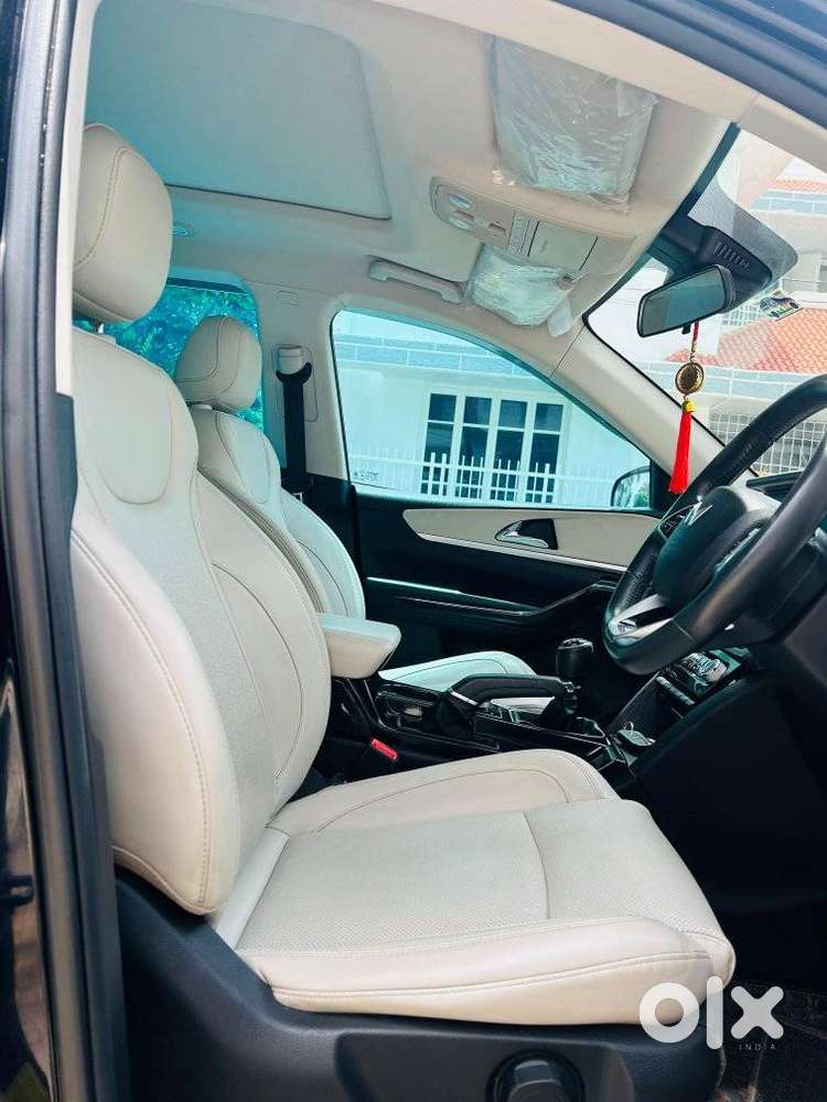 Mahindra Xuv700 2.2 Ax 7 Diesel Mt Luxury Pack Str, 2023, Diesel
