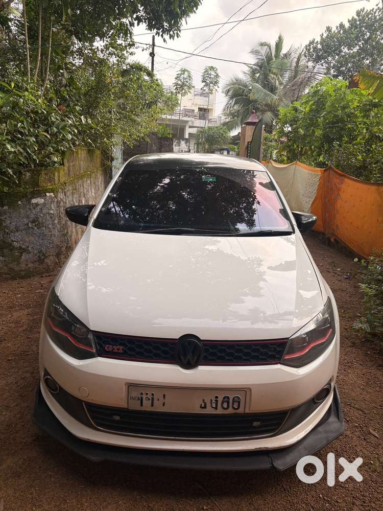 Volkswagen Vento 1.6 Highline At Petrol