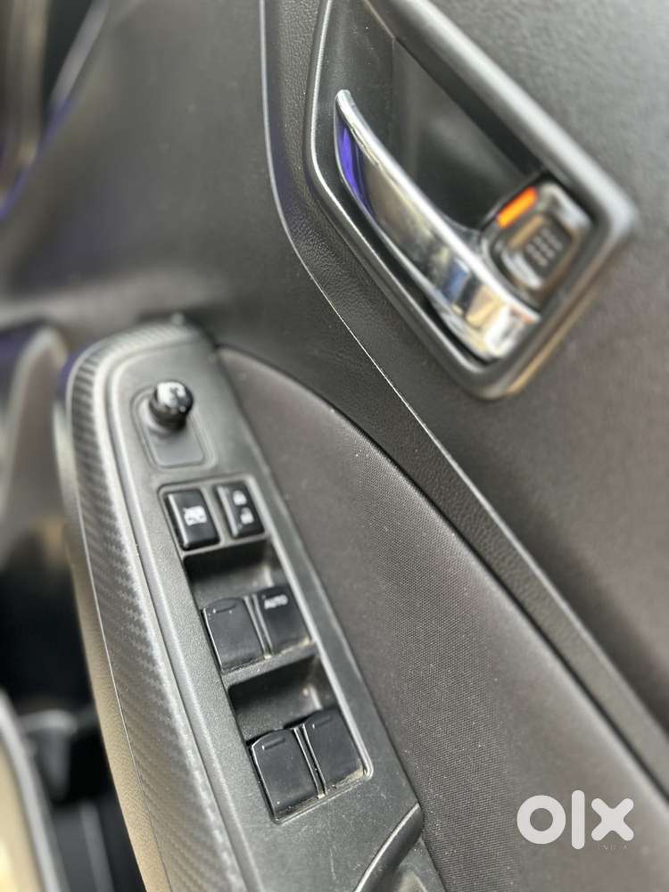 Maruti Suzuki Swift Vxi Optional, 2021, Petrol