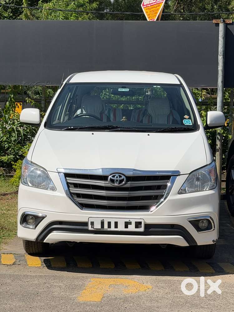 Toyota Innova 2.5 Vx 8 Str Bs-iii, 2015, Diesel