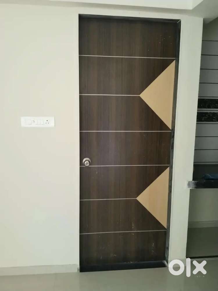 2 BHK Semifurnished Flat at Prime Location