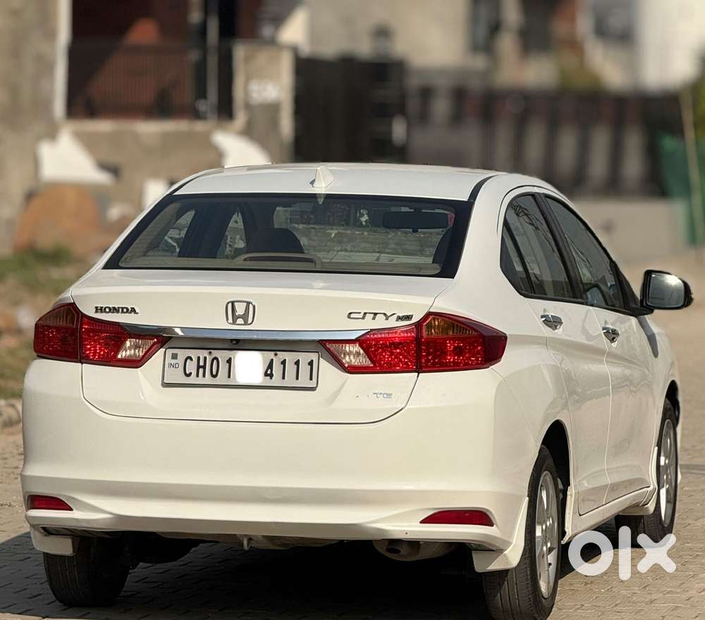 Honda City V At Sunroof, 2015, Petrol