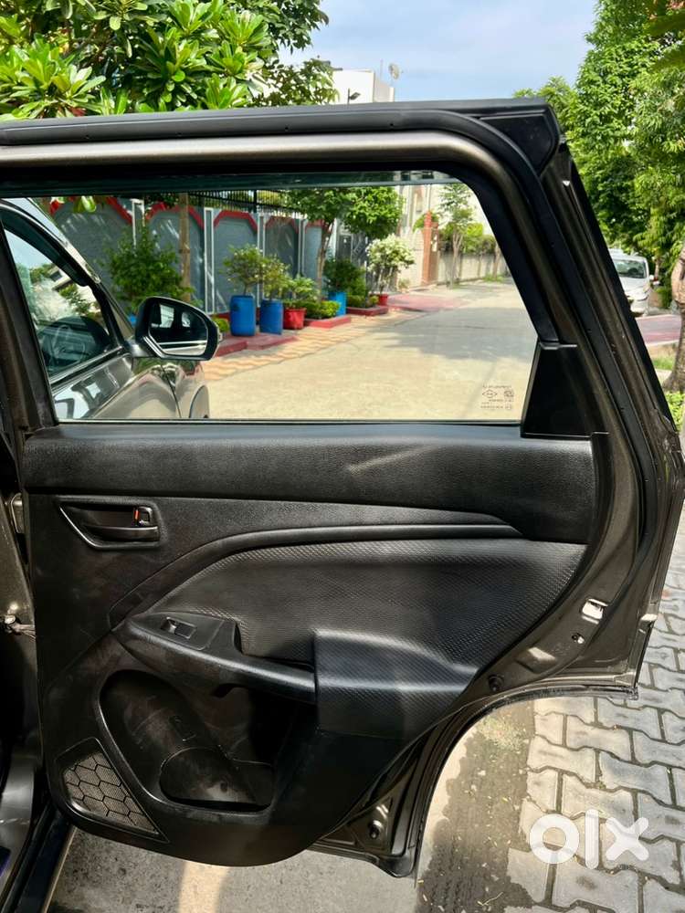 Brezza Lxi 2022 Petrol 100% Original Paint In Excellent Condition
