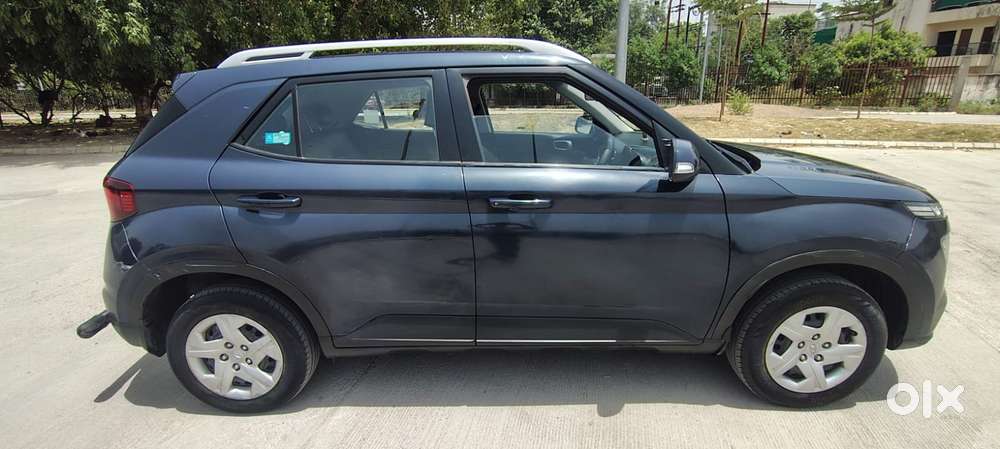 Hyundai Venue 1.2 S (o), 2020, Petrol