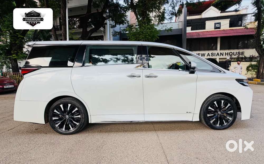 Toyota Vellfire Vip – Executive Lounge, 2024, Petrol
