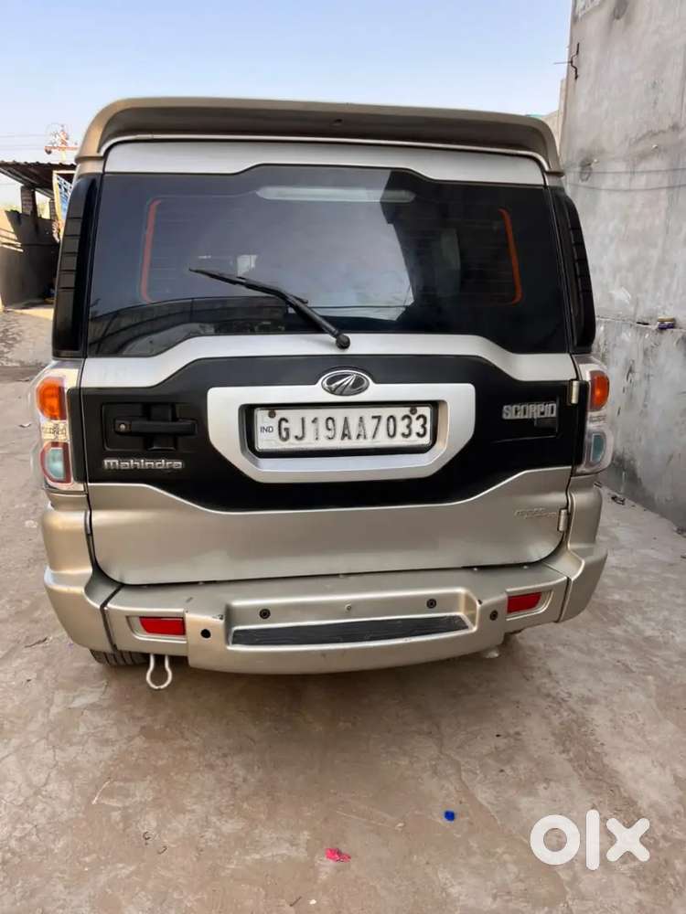 Mahindra Scorpio S10 2014 कार