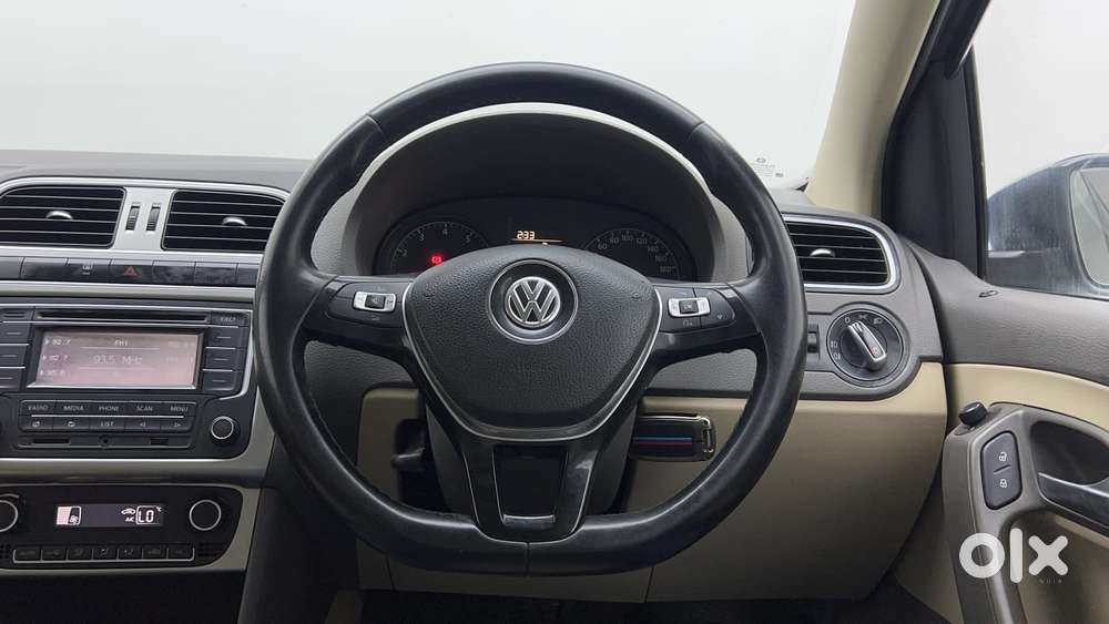 Volkswagen Vento 2010-2013 Petrol Highline, 2015, Petrol