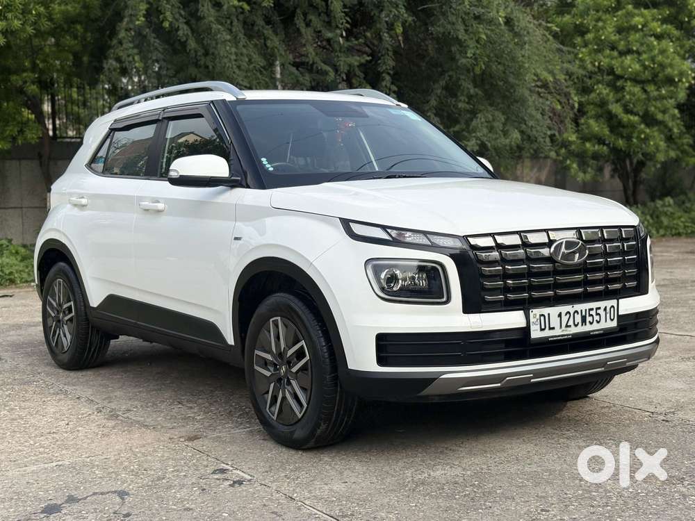 Hyundai Venue 1.0 S (o) Turbo Dct, 2023, Petrol