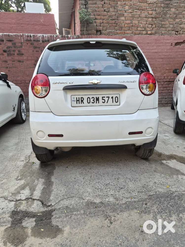 Chevrolet Spark 2011 Petrol Well Maintained
