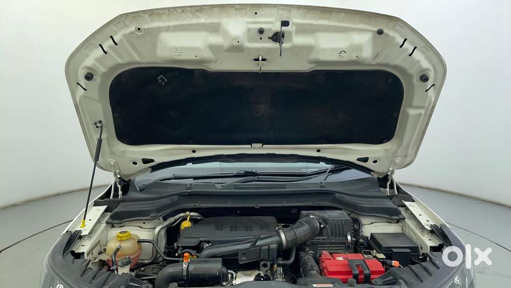 Mahindra Xuv300 1.2 W6 Amt Petrol, 2022, Petrol