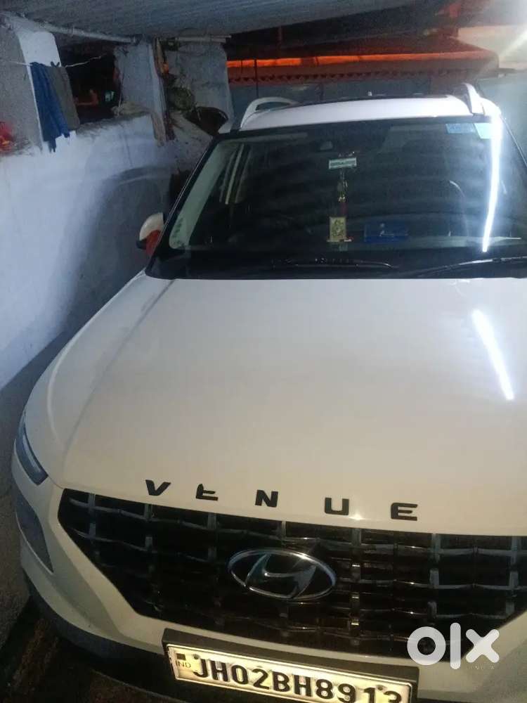 Hyundai Venue 2022 Petrol Well Maintained