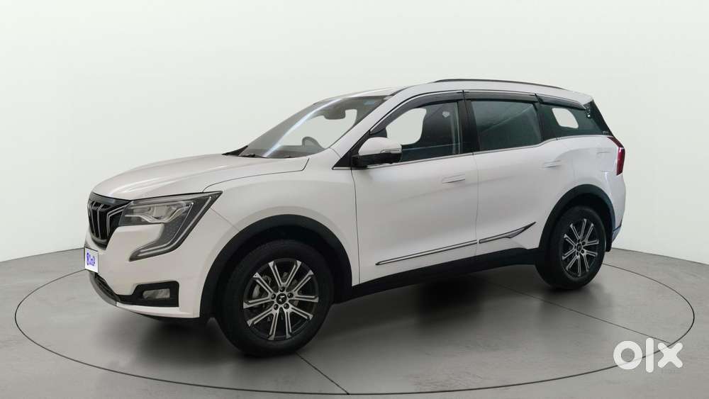 Mahindra Xuv700 2.0 Ax 7 Petrol Mt Str, 2025, Petrol