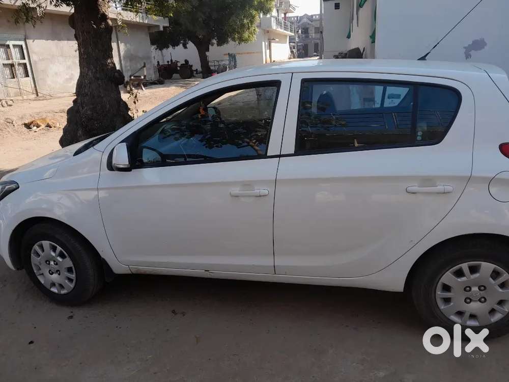 Hyundai  I20 2013 Diesel Well Maintained And Brand New  Ac Install
