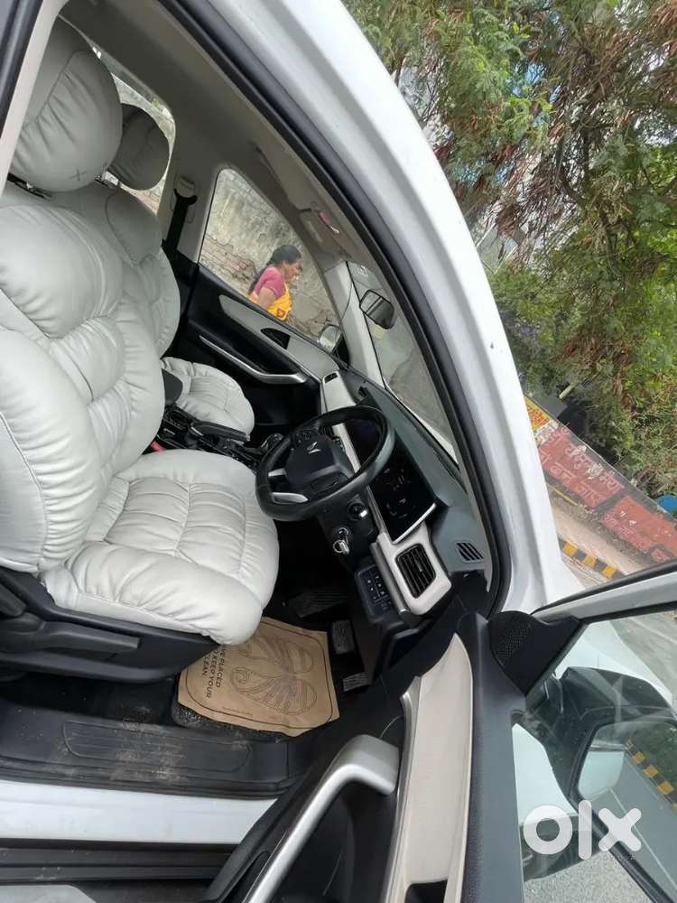 Mahindra Xuv700 Petrol 2023 Automatic