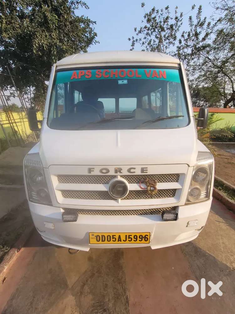 Force Traveller 14 Seater