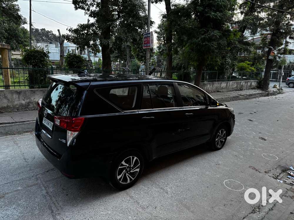 Toyota Innova Crysta 2.4 G Mt 7 Str, 2022, Diesel