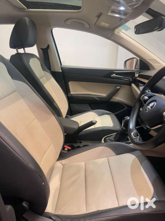 Skoda Slavia Style 1.0l Tsi At, 2013, Petrol