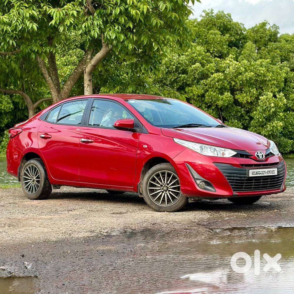 Toyota Yaris J Cvt, 2018, Petrol