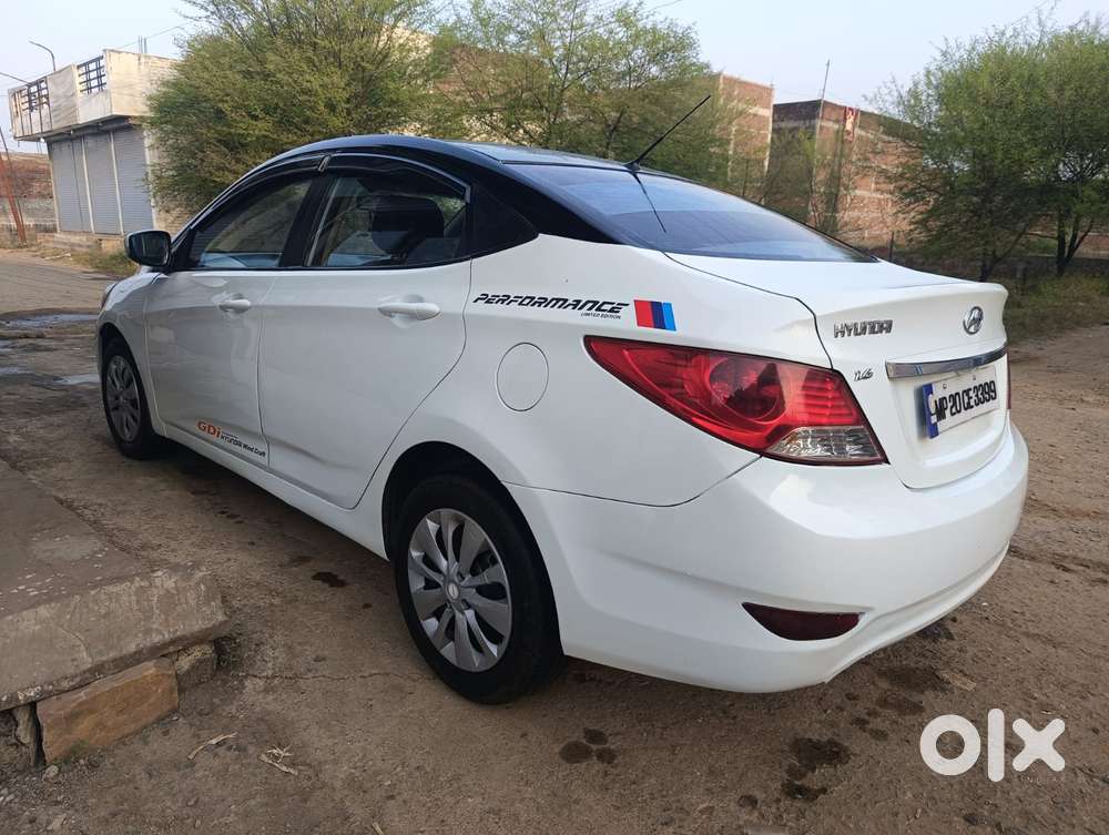 Hyundai Verna Crdi Vgt Sx 1.5, 2014, Diesel