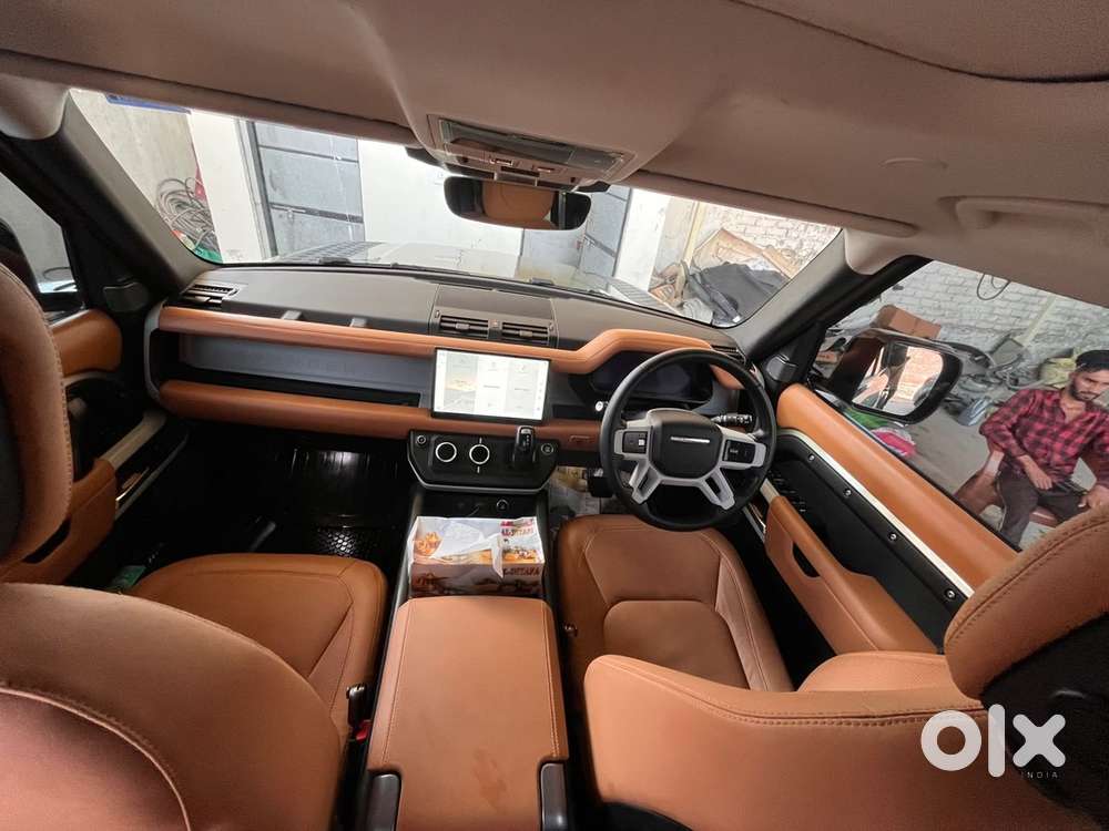 Land Rover Defender 2024 Km Driven