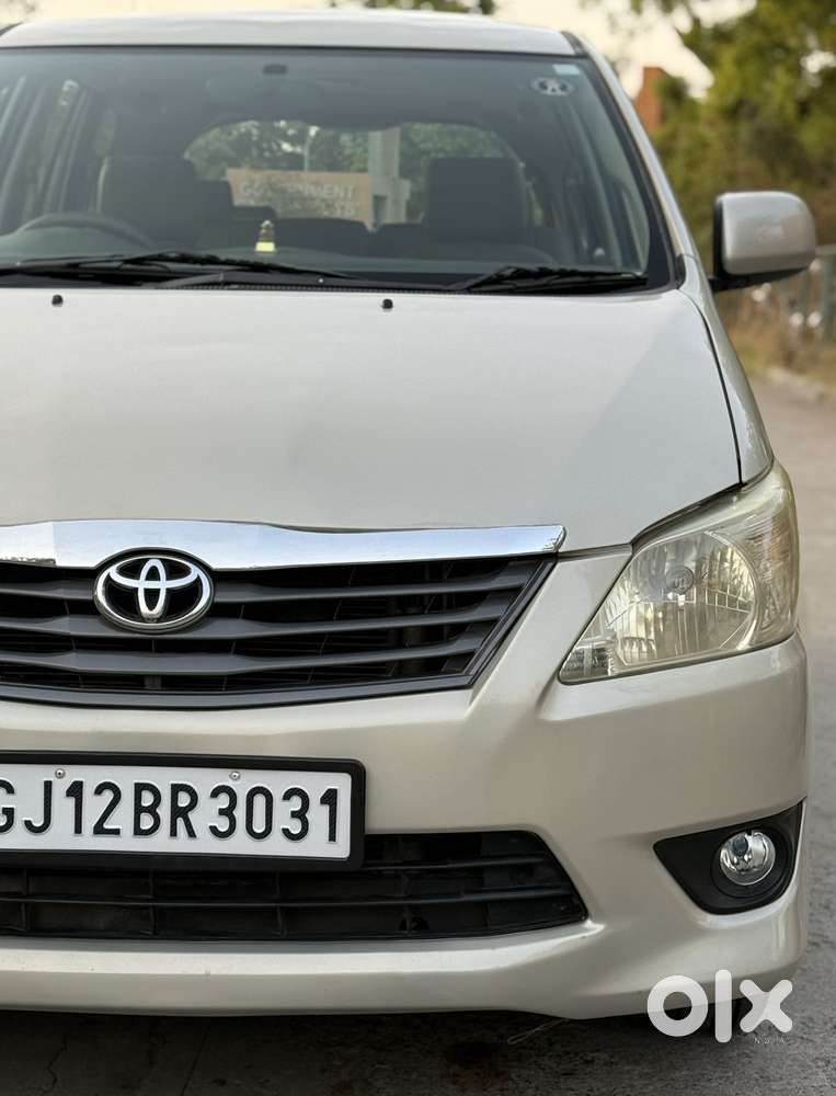 Toyota Innova 2.5 G (diesel) 8 Seater, 2013, Diesel