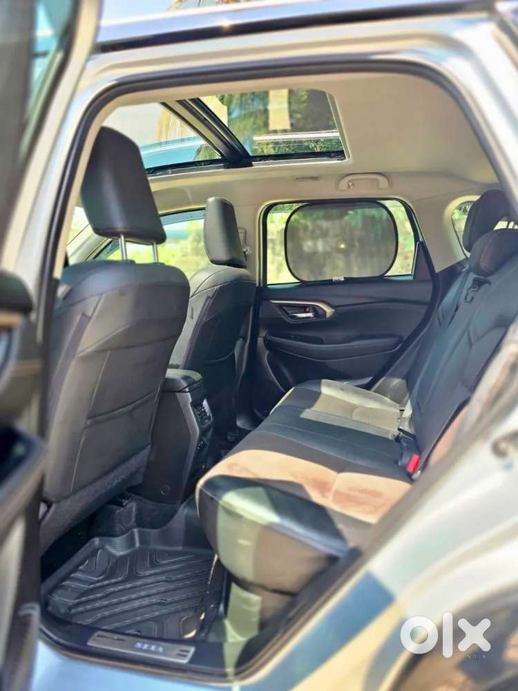 Maruti Suzuki Grand Vitara 1.5 Alpha Plus Dual Tone Intelligent Hybr..