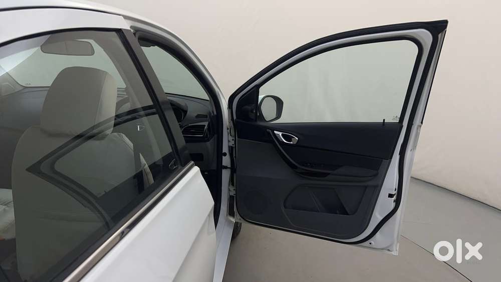 Tata Tigor Xz, 2017, Petrol
