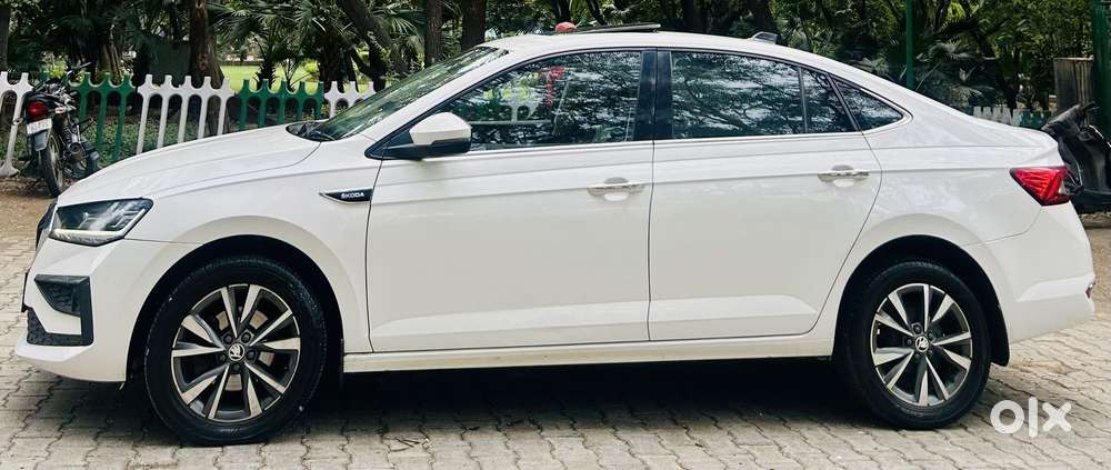 Skoda Slavia 1.0 Tsi Style At, 2022, Petrol