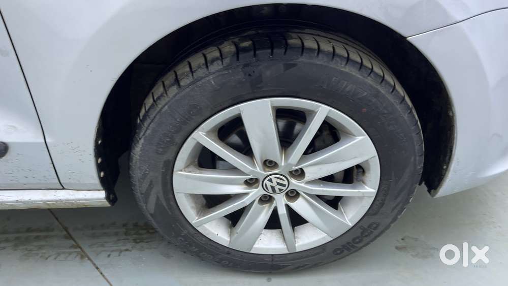 Volkswagen Polo Petrol Highline 1.2l, 2015, Petrol