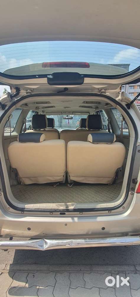 Toyota Innova 2.5 G (diesel) 8 Seater, 2014, Cng & Hybrids