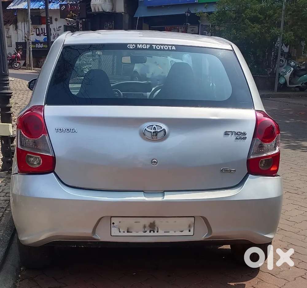 Toyota Etios Liva 2012 Diesel 114000 Km Driven, Alloy Wheel, Delhi Re