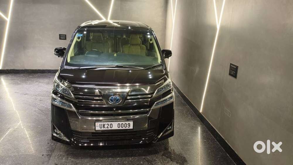 Toyota Vellfire 2.5 Executive Lounge, 2022, Petrol
